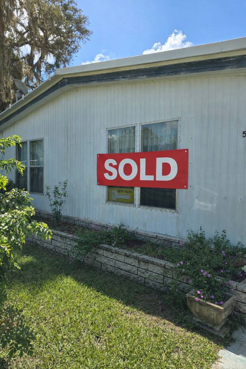 Zephyrhills, FL Mobile Home for Sale located at 5506 Eugene Street Sixth Avenue Mobile Home Court